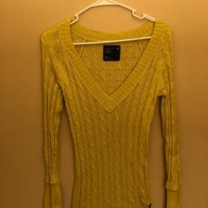 American Eagle Women’s long sleeve sweater. Size M.